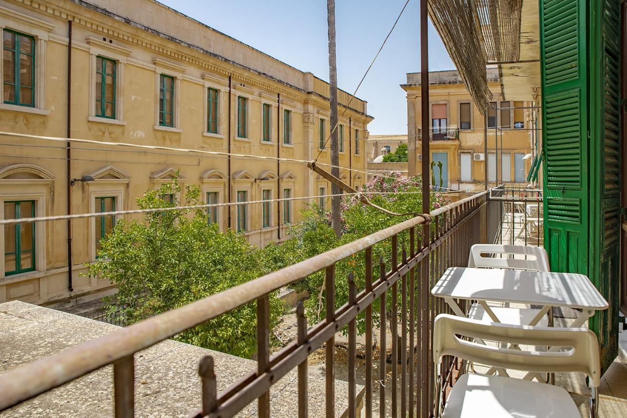 Cavour Apartments By Wonderful Italy Noto Exteriör bild